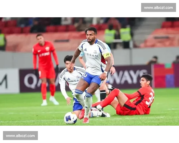 山东 3-1 逆转海港引热议：快节奏对决下，莱昂纳多伤退成转折点